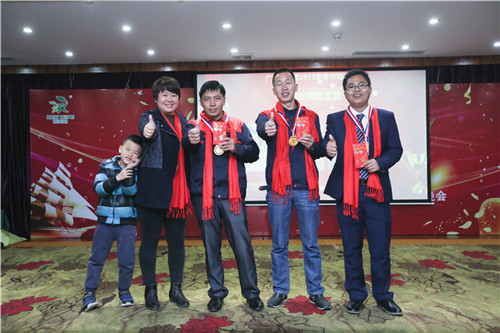 員工.jpg 員工.jpg